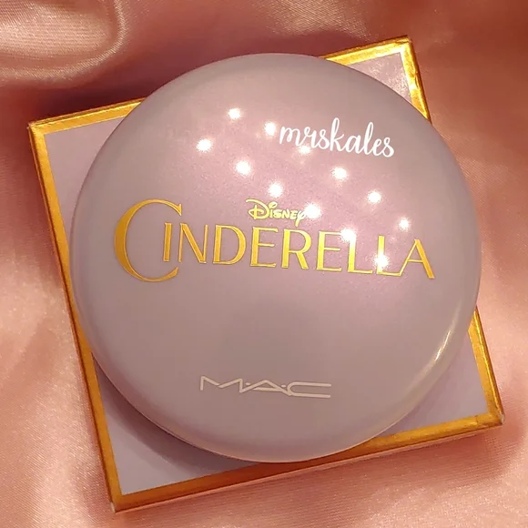 Mac Cinderella "Coupe d'Chic" Iridescent Powder